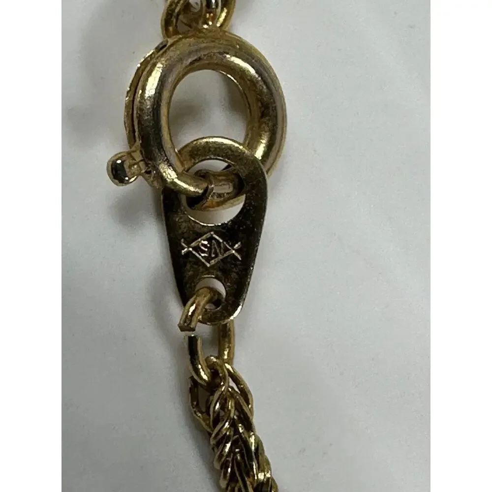 NECKLACE STAMPED NS CHAIN & LEAF SHAPE‎ PENDANT WITH SHELL INSERT GOLD